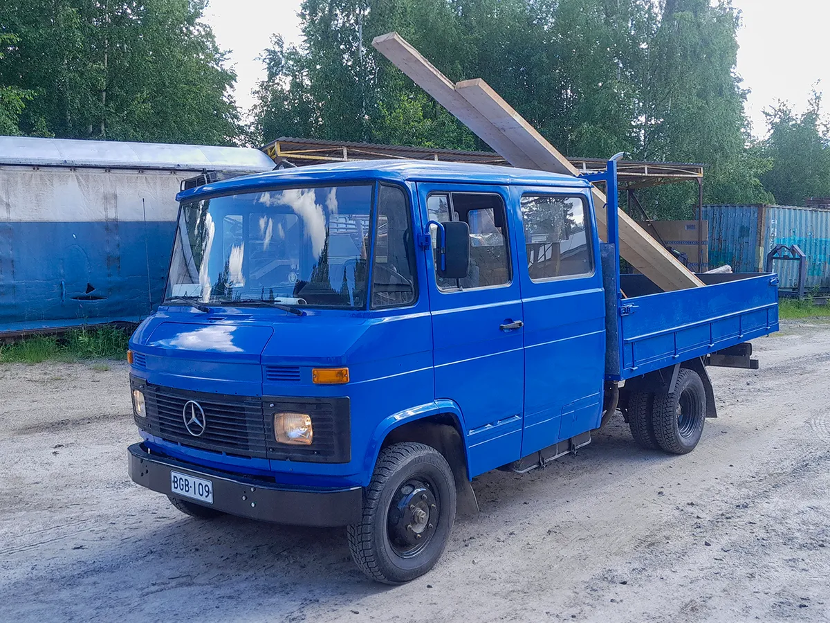 vanha lava-auto Mercedes-Benz